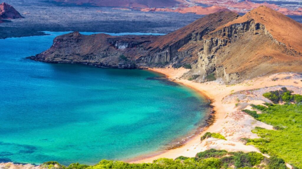 Galápagos Islands Cruise vs Land-Based Tours: Which Is Right for You? 1 A panoramic image of the Galápagos Islands, highlighting their natural beauty and rich biodiversity.